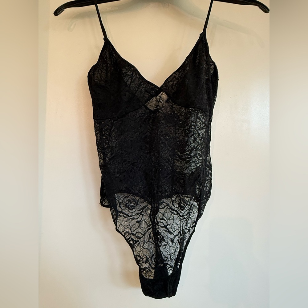 Aritzia Little Moon Black Lace Bodysuit M